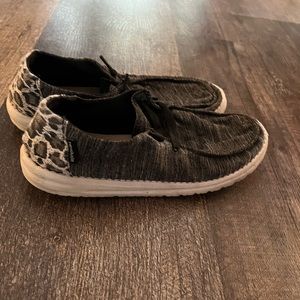 Hey Dude Women’s Shoes Size 9 Leopard